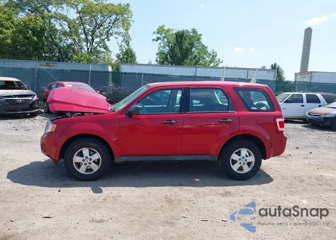 2012 Ford Escape Xls z USA, uszkodzony, nr VIN 1FMCU0C70CKA97943